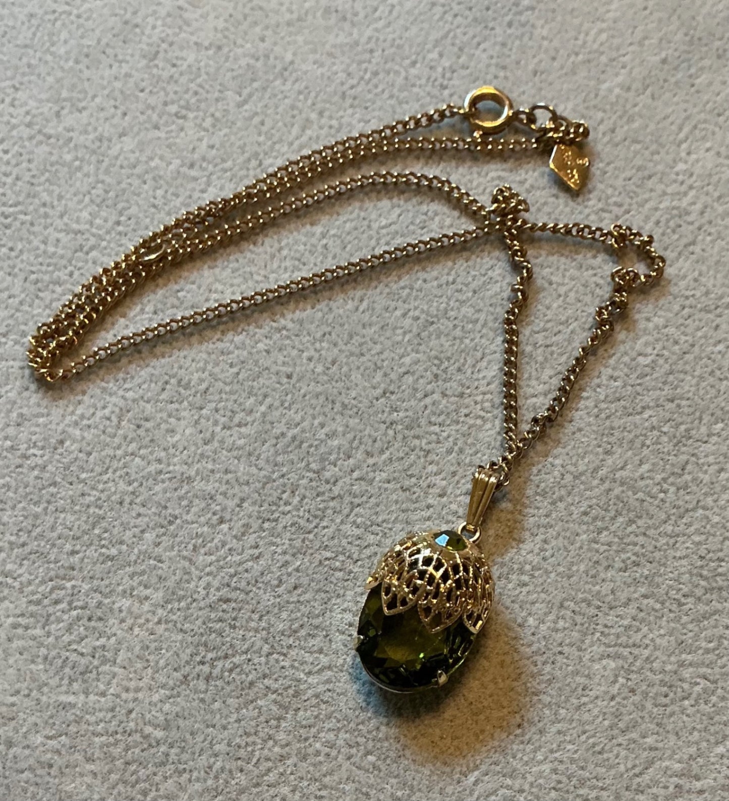 VTG. 70’s Sarah Coventry Pendant….18” chain