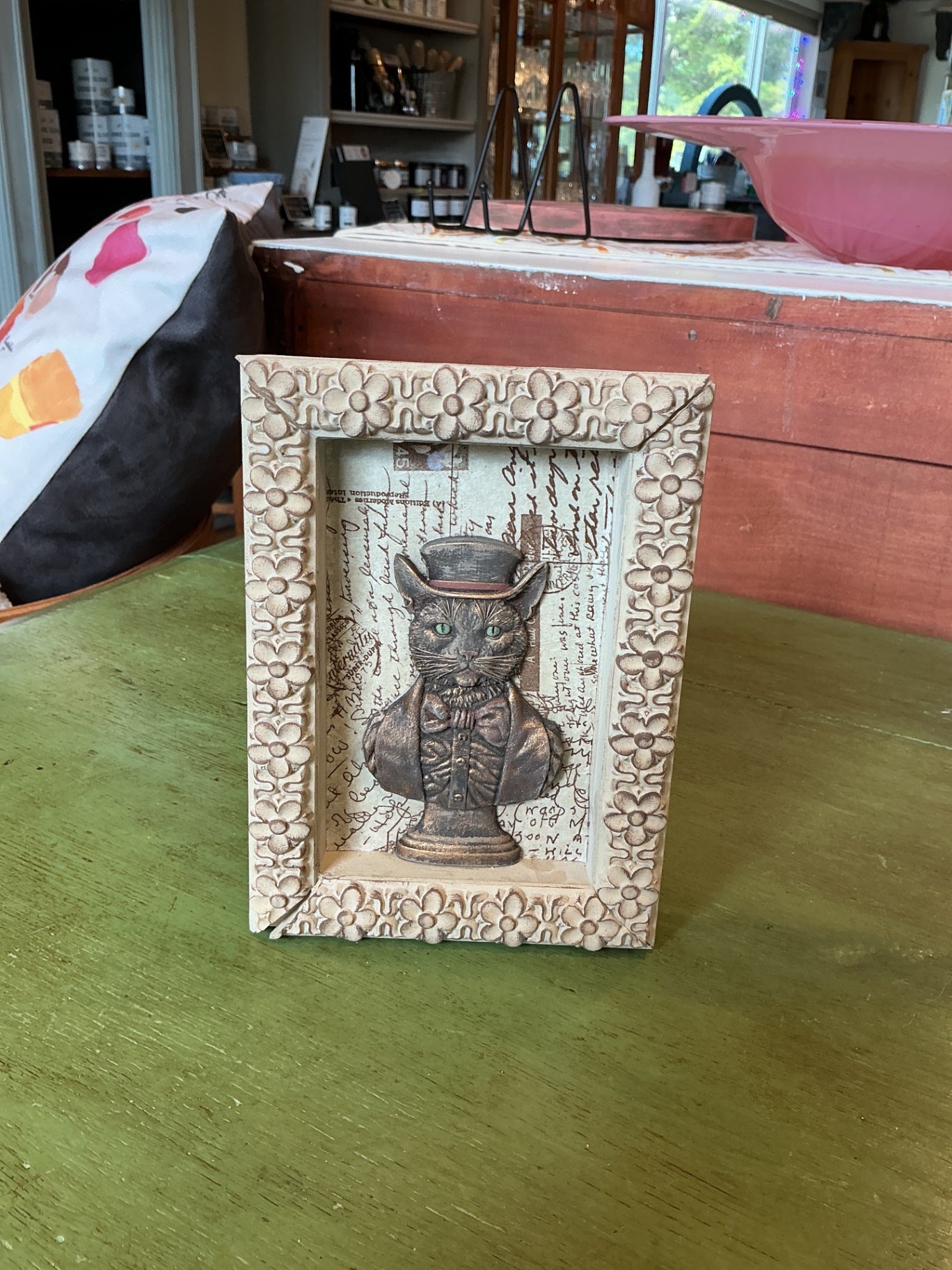 Wood sign with fancy cat