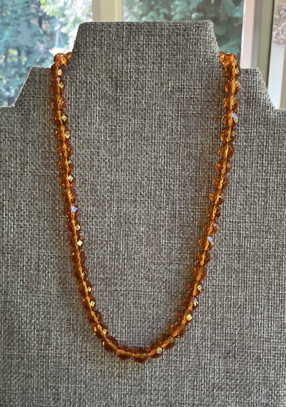 GLASS AMBER CHOKER