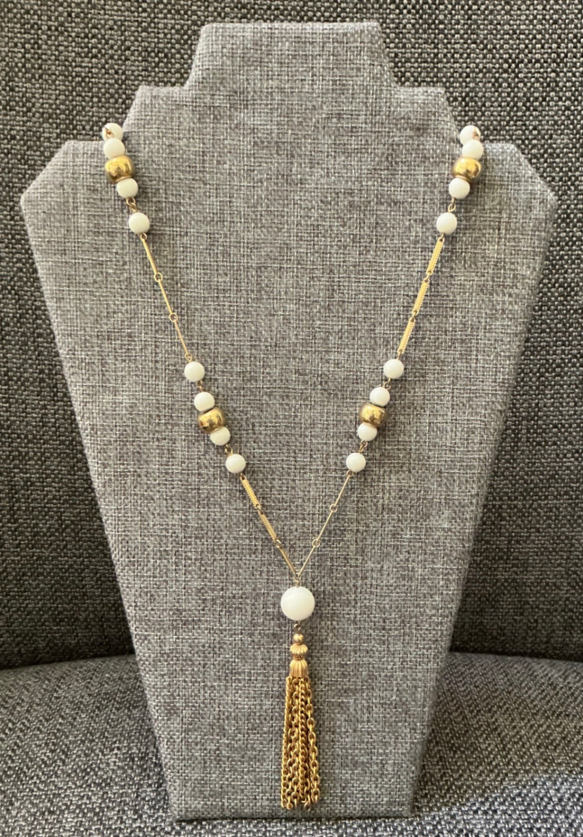 VTG TASSEL NECKLACE