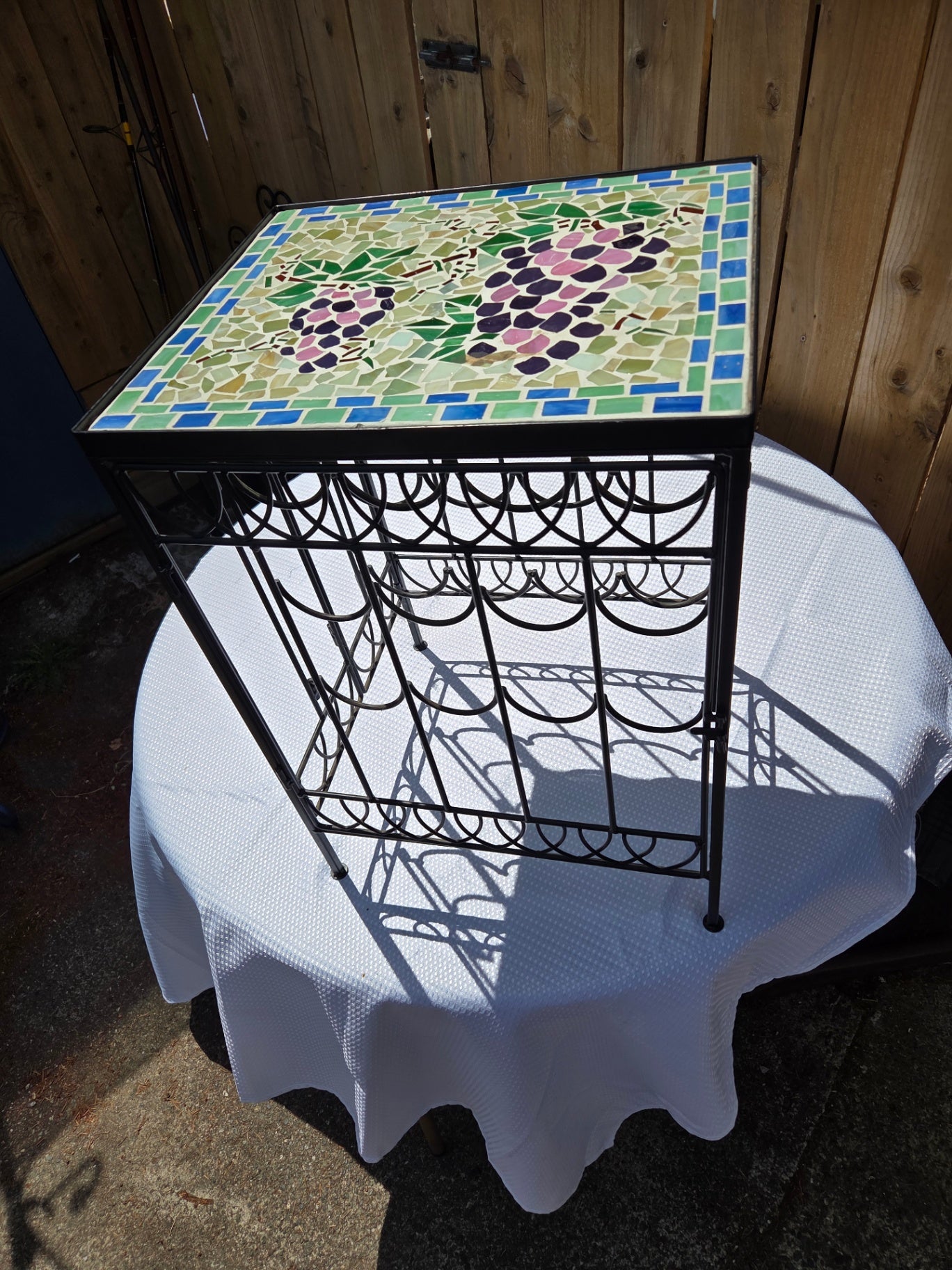 Wine rack table