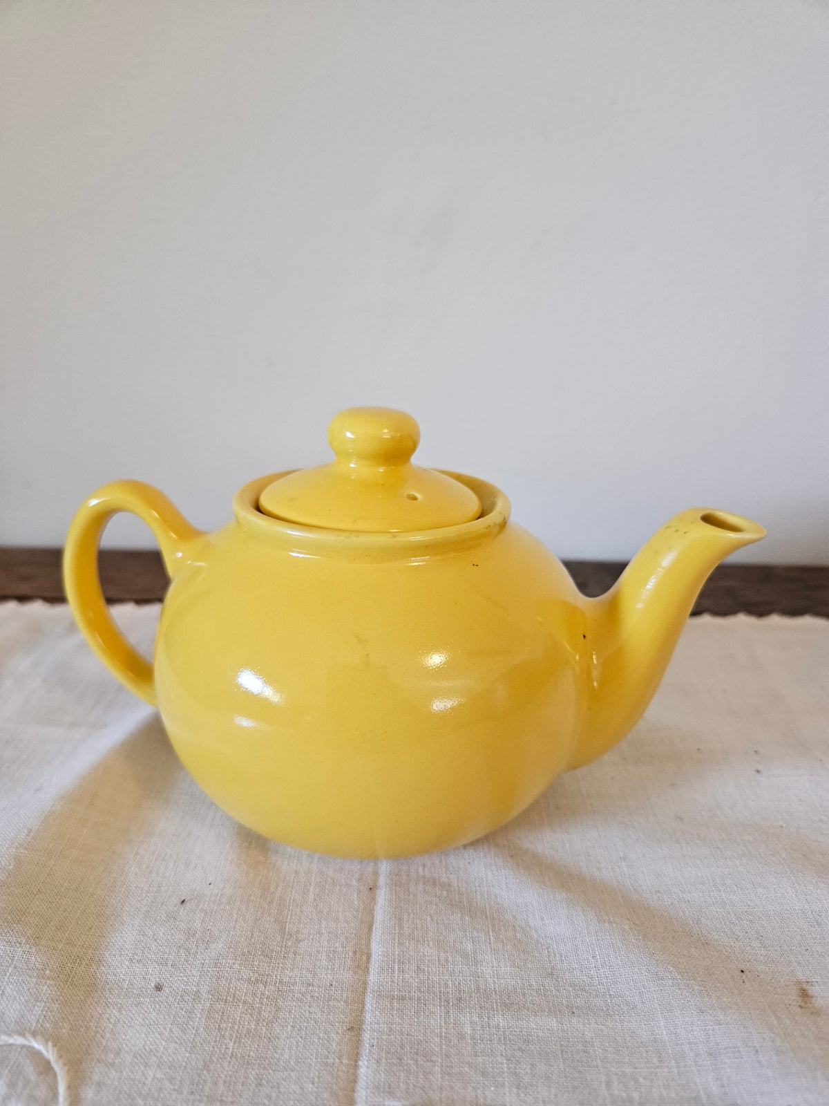 Yellow single serv teapot