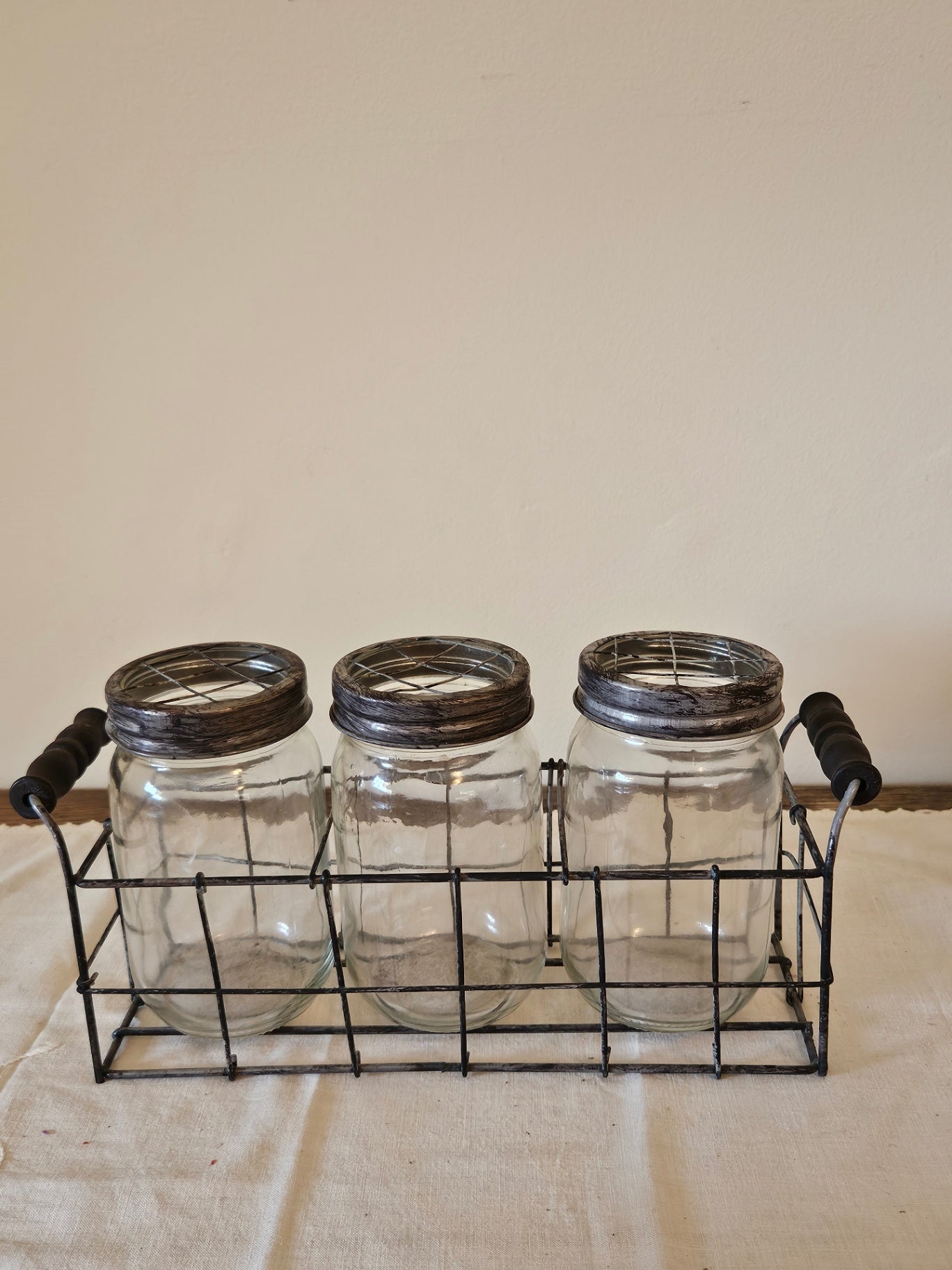 Set of 3 flower jars in caddy