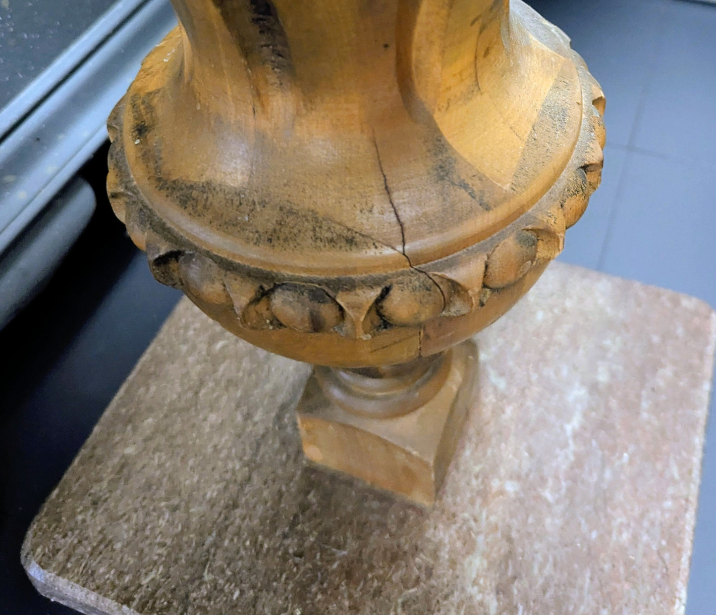 Vtg. Pedestal Plant Stand