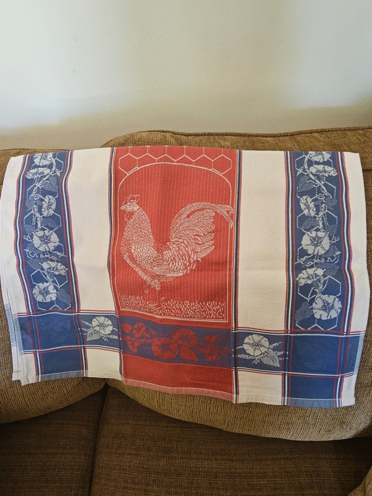 Cotton rooster tea towel approx 20x30