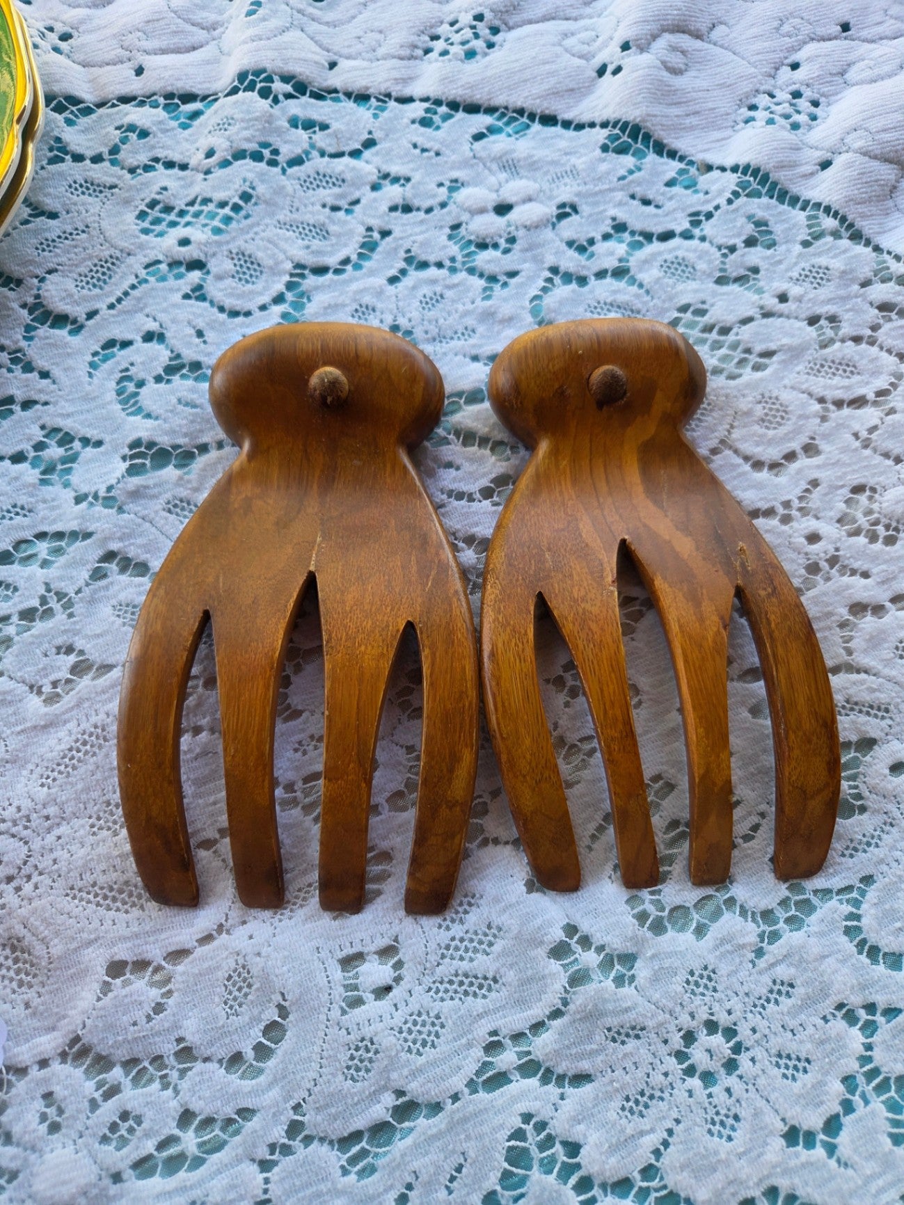 Bamboo salad claws