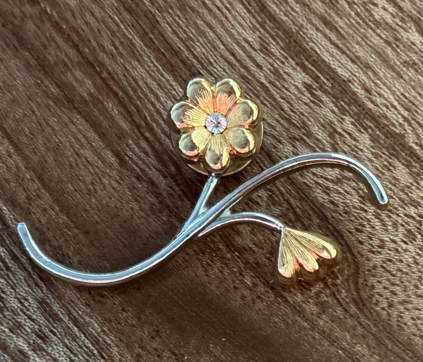 VTG. Flower Brooch