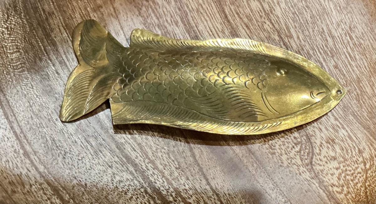 Gold -tone fish brooch