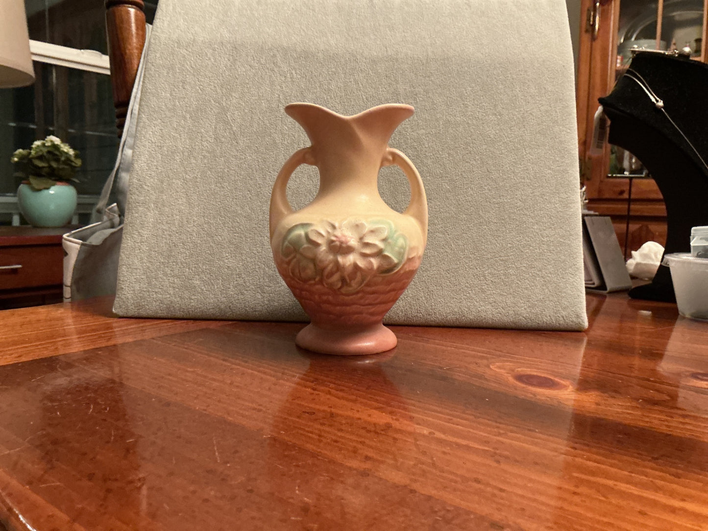 Hull pottery two handed vase waterlily