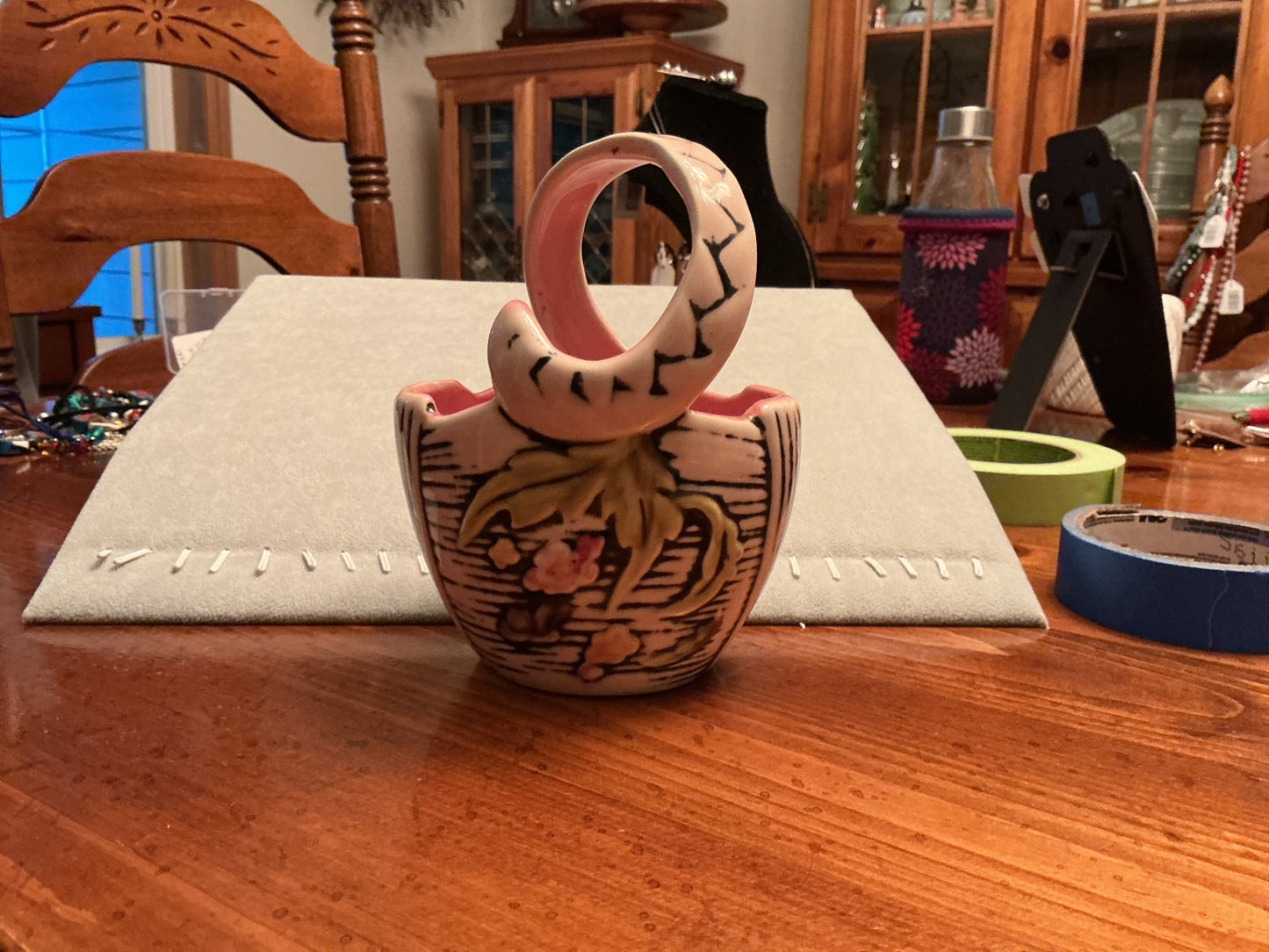 Hull pottery Blossom Flite pattern