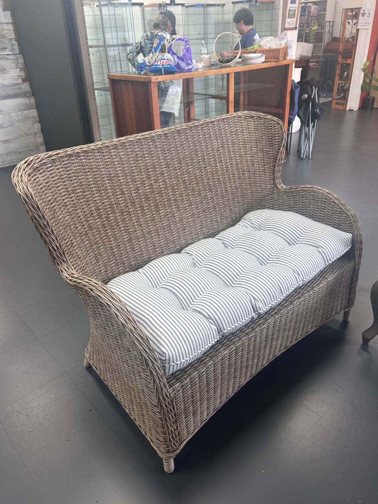 Wicker Setee with cushion