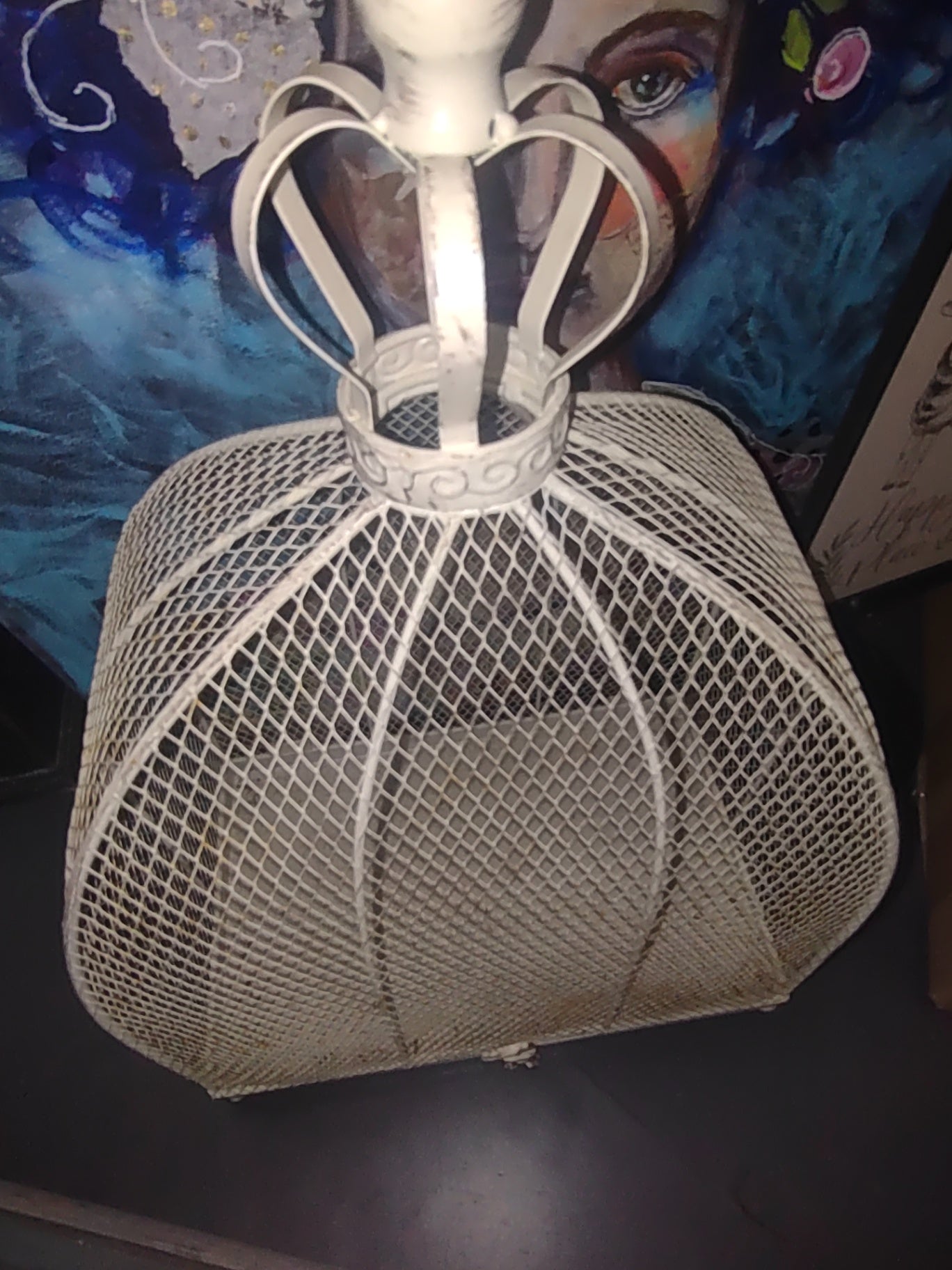 Cage while white