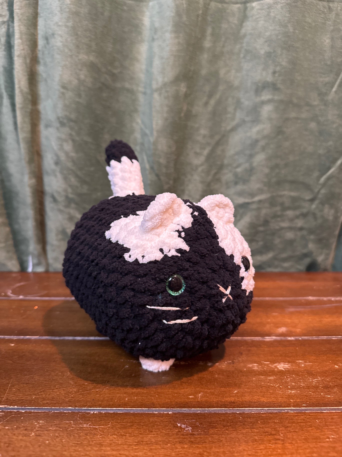 Crocheted Loaf Cat Multicolor - Large