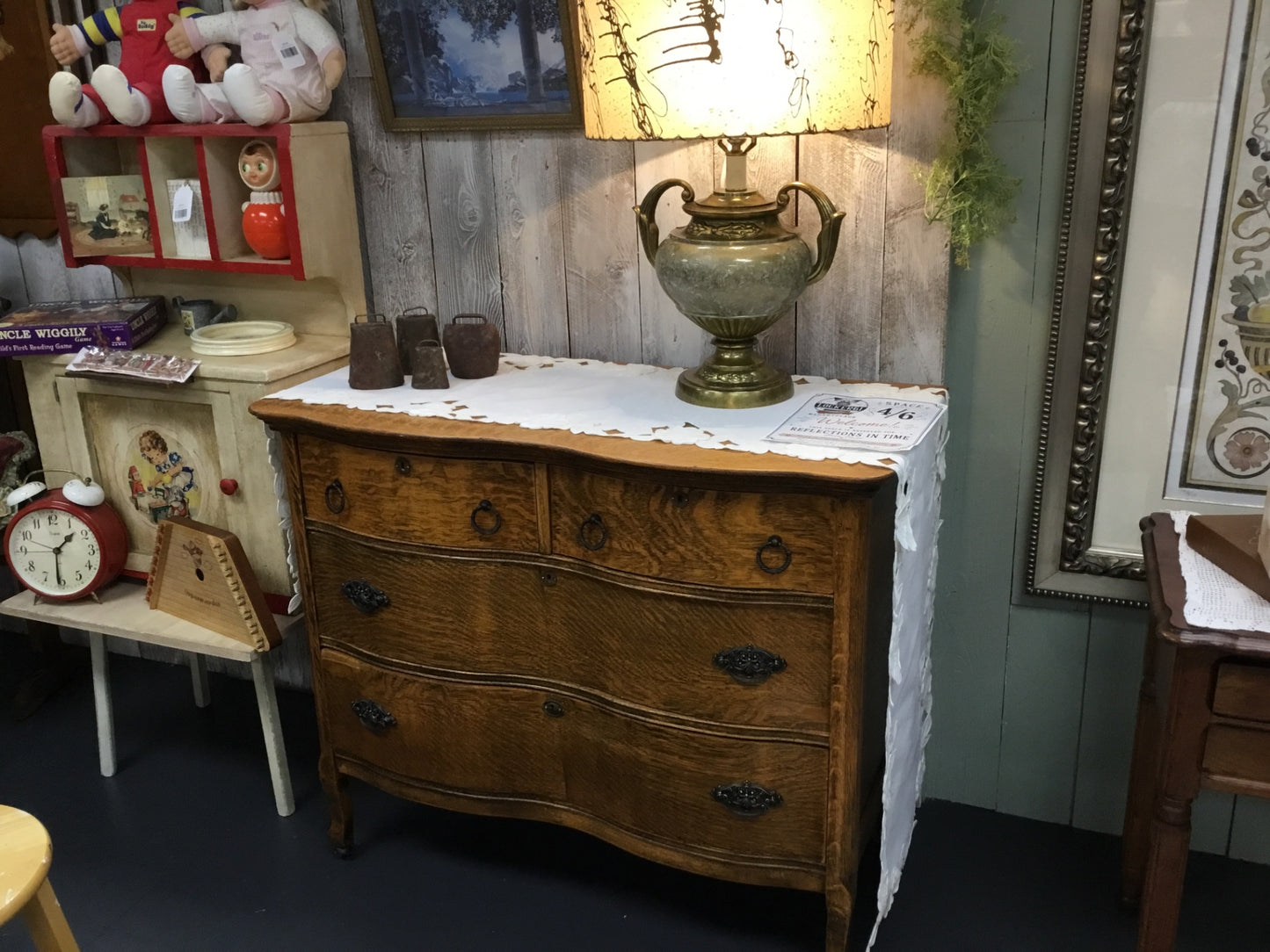 Antique, oak 4 drawer dresser