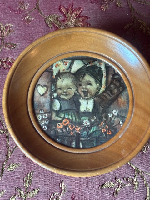 Hanging Music Box - Hummel Print