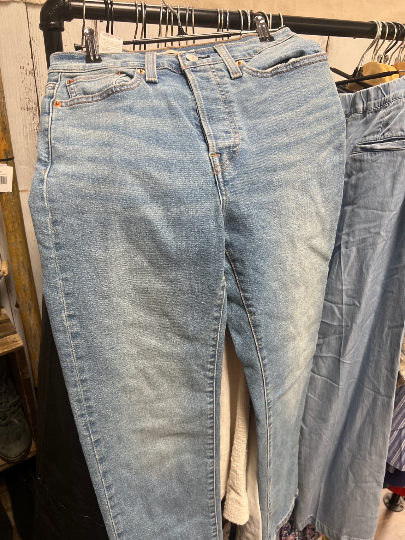 Levi size 27