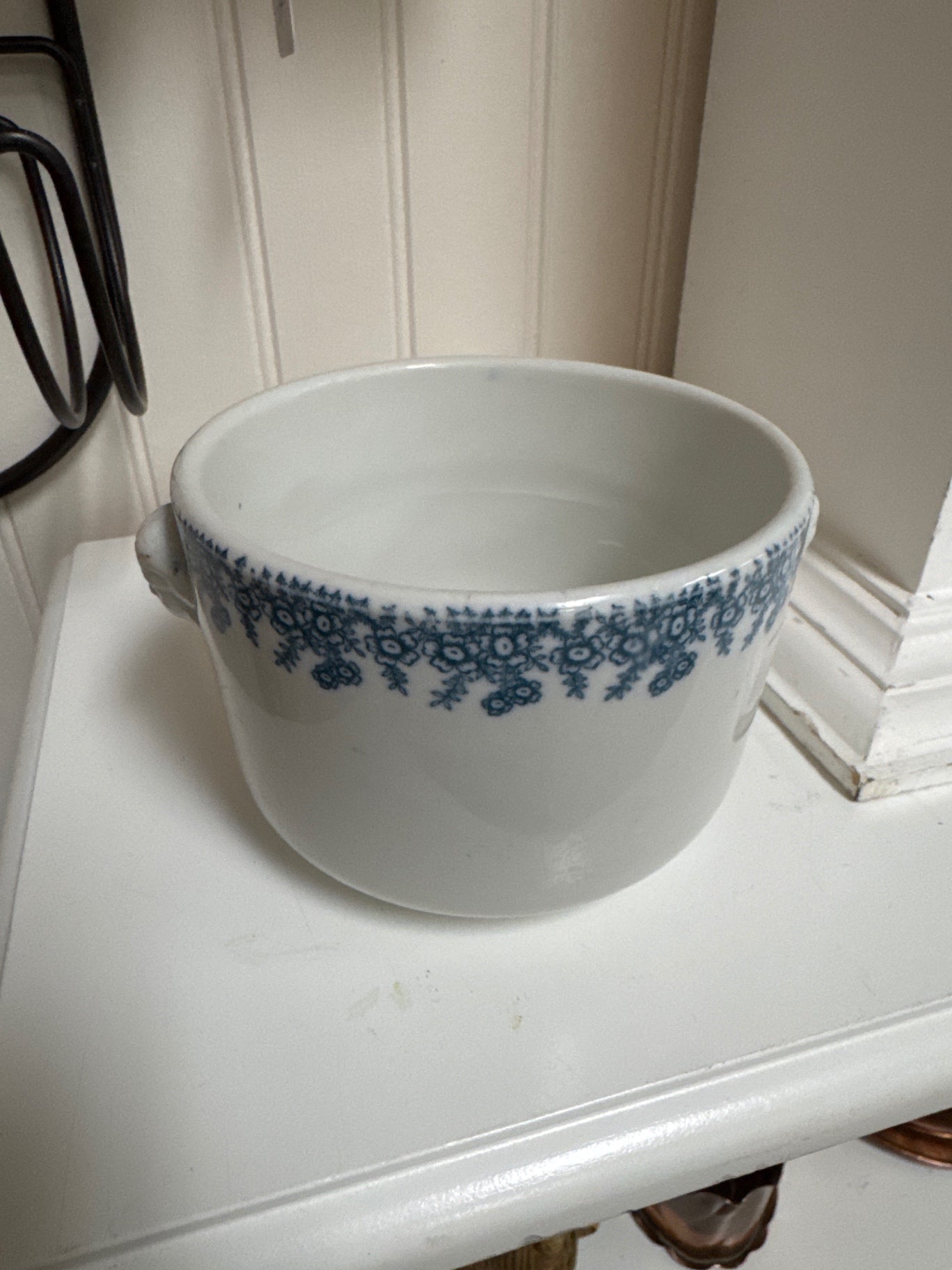 Vintage English ironstone cameo bowl