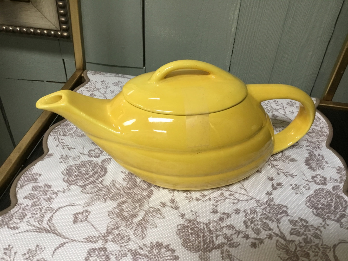 Vintage Bauer Teapot w/ lid