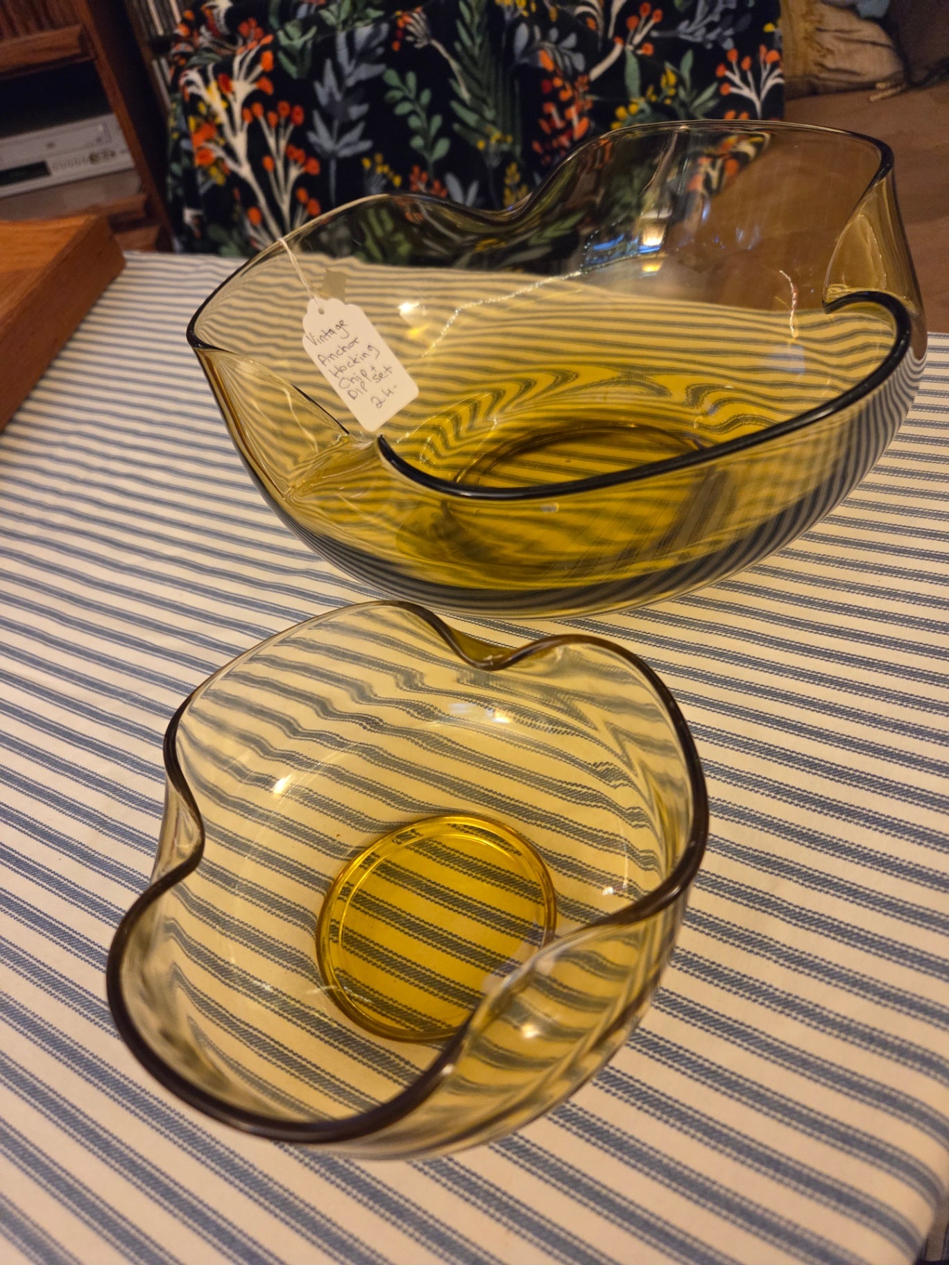 Anchor Hocking chip ans dip set