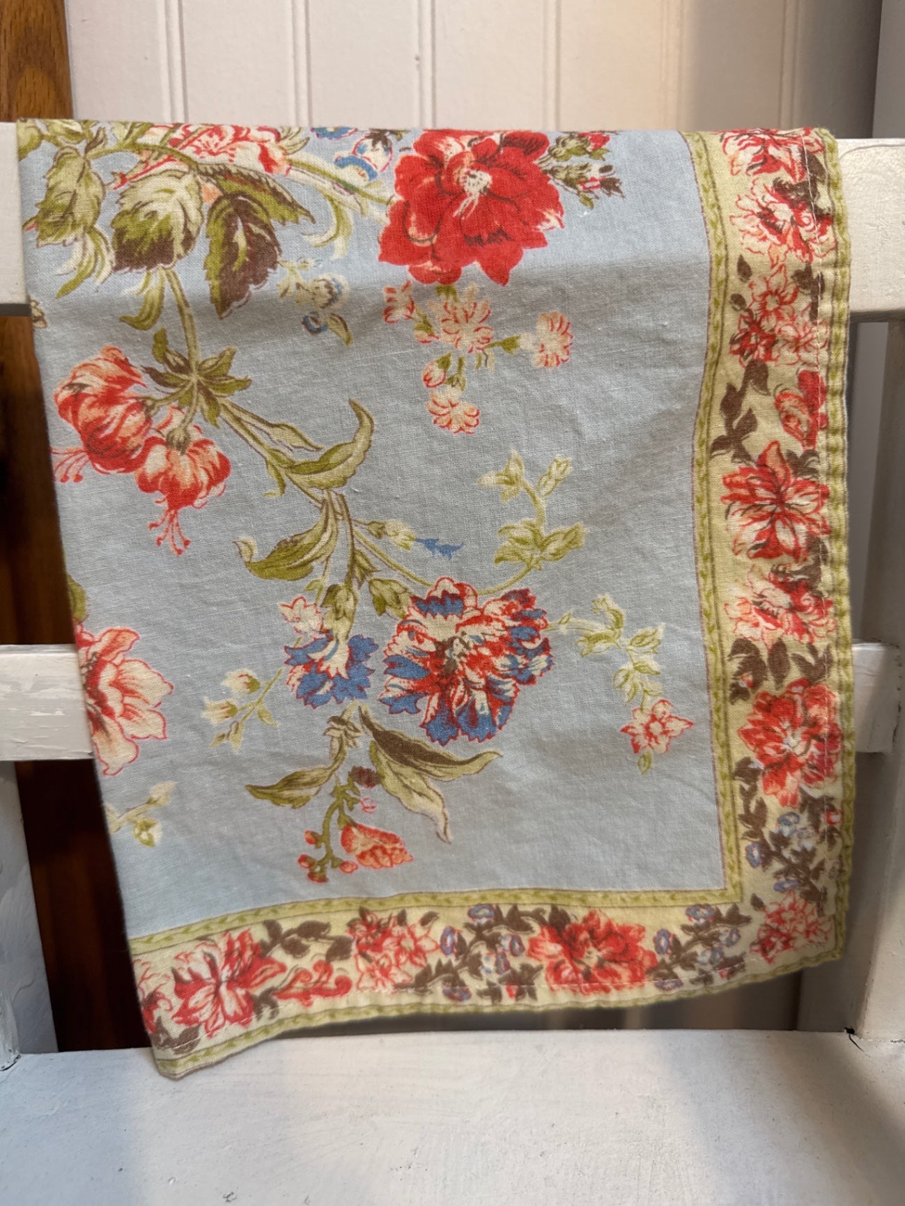 April Cornell Blue floral cloth napkin set2