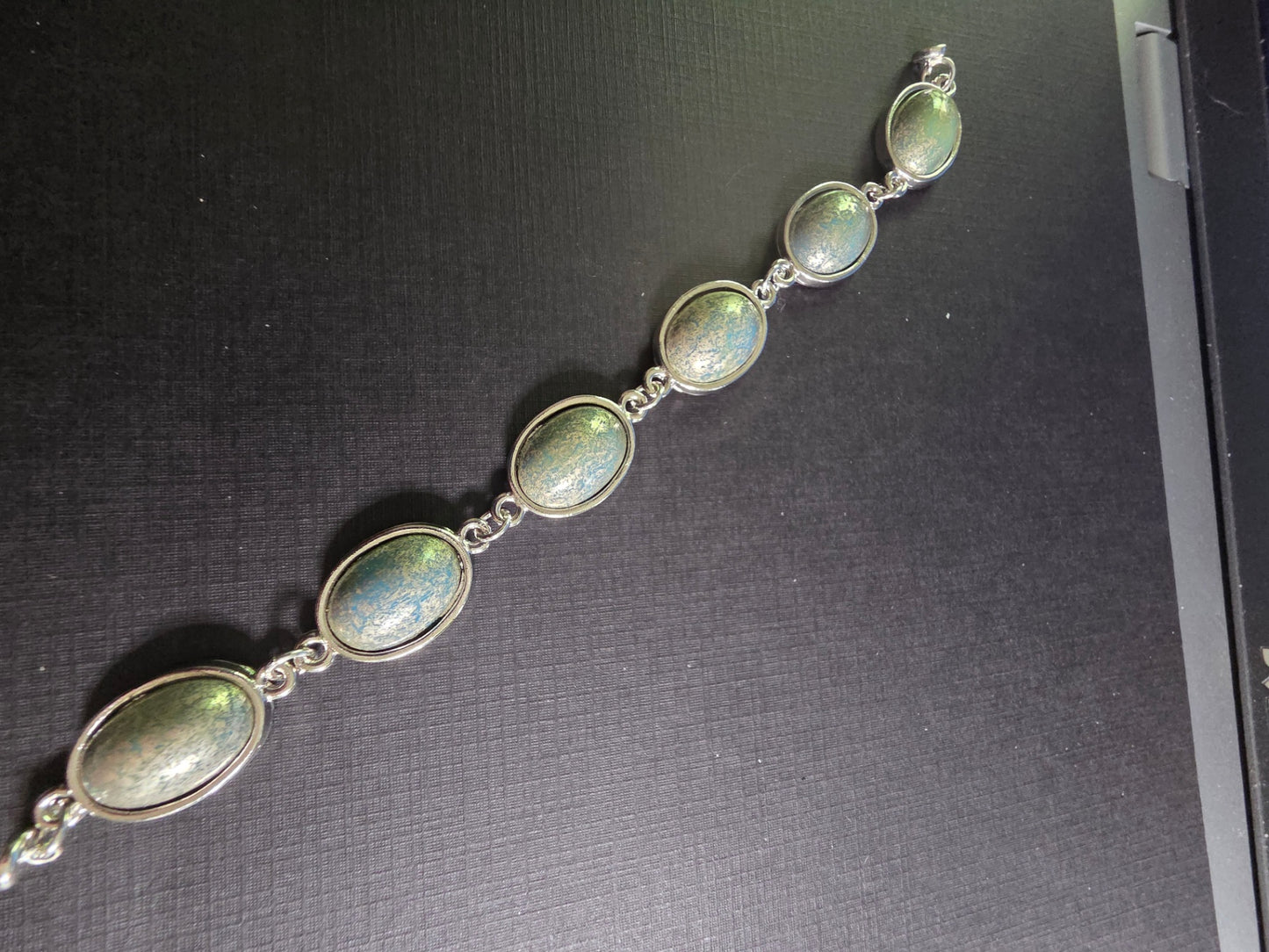 2B Silver bracelet w/black & silver cabs