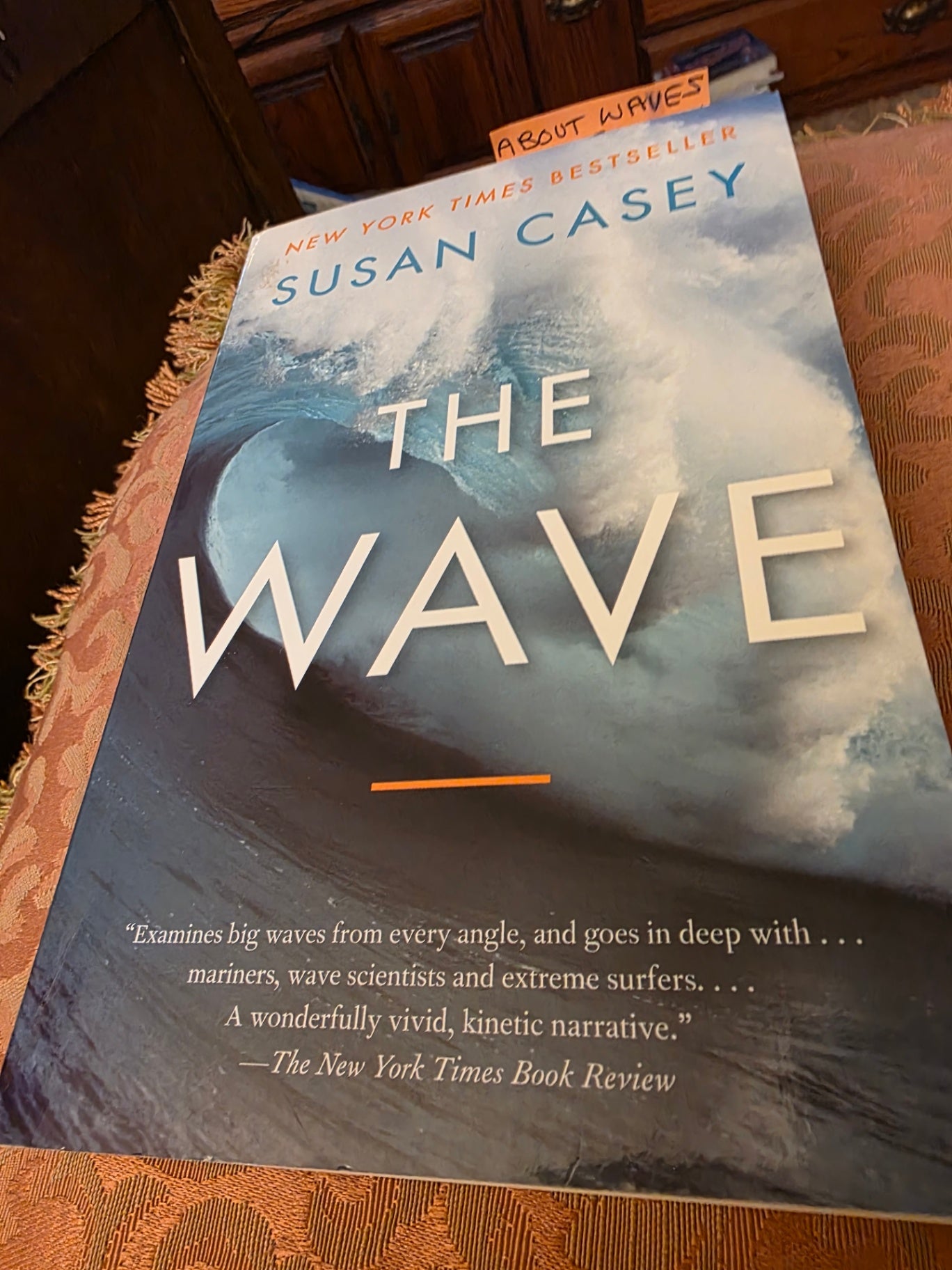 THE WAVE BY SUSAN CASEY