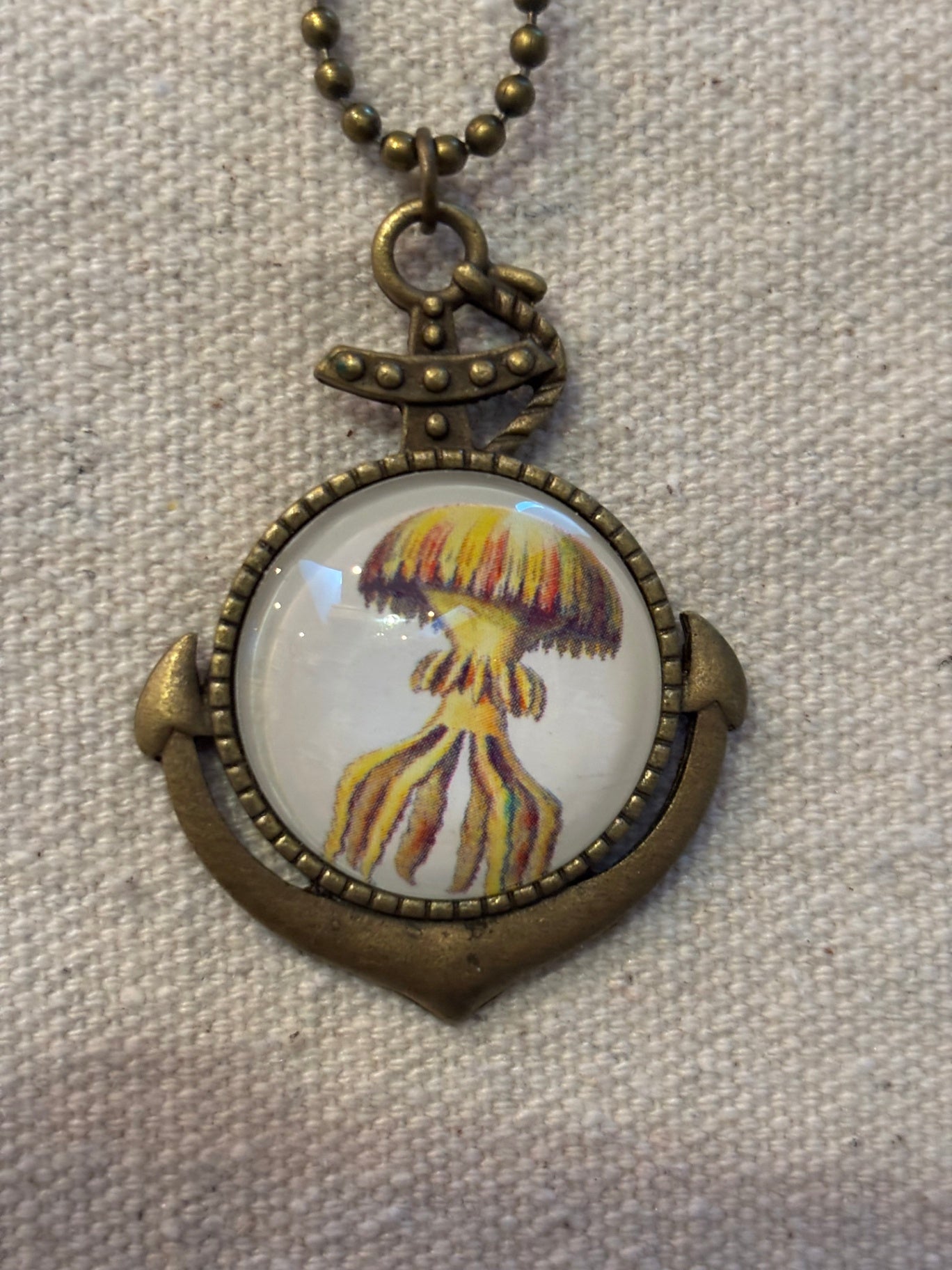 necklace anchor jelly fish
