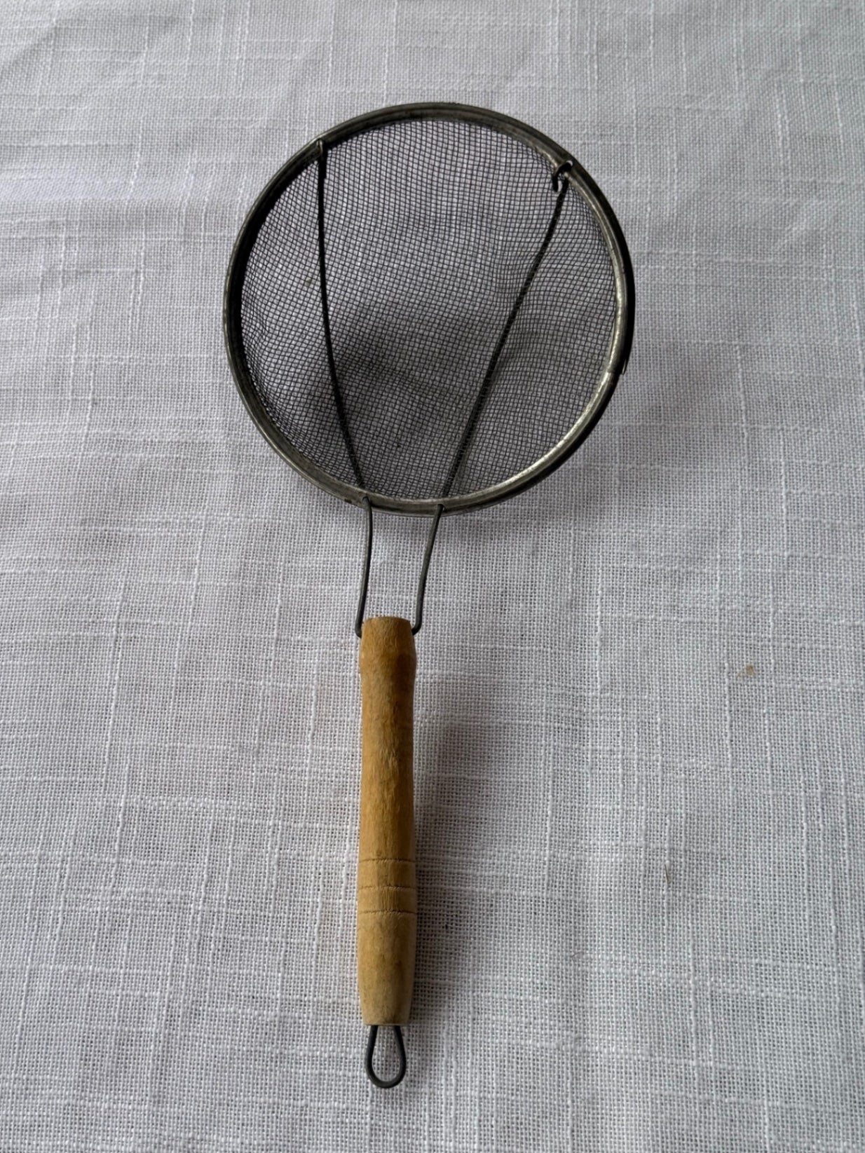 Vintage Wire Mesh Kitchen Skimmer and Strainer with Wooden Handle