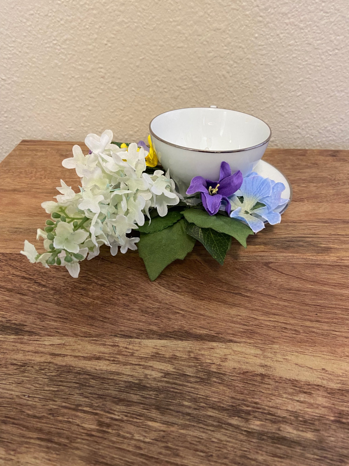 Teacup white lilac with candle 10