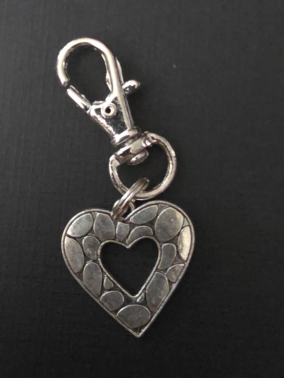22c zipper pull heart