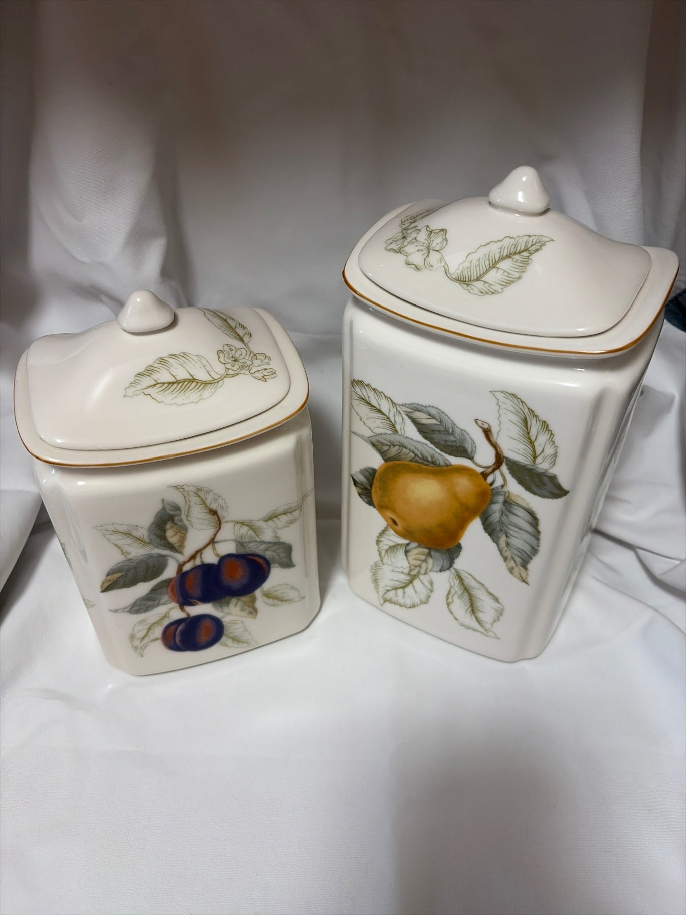 2 Charter Club Summer Grove Decanters