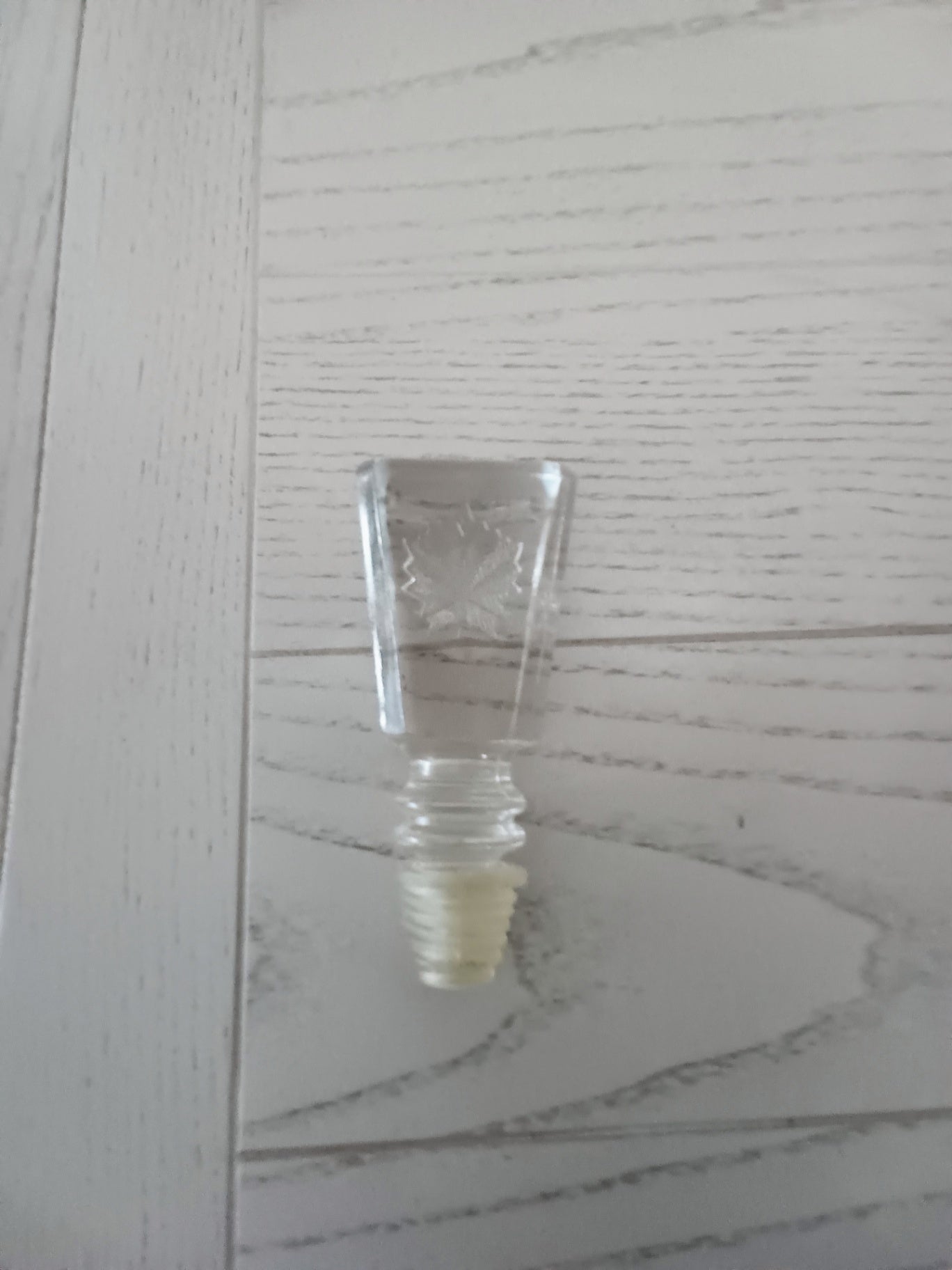 Heavy Square Leaf Etched Stopper