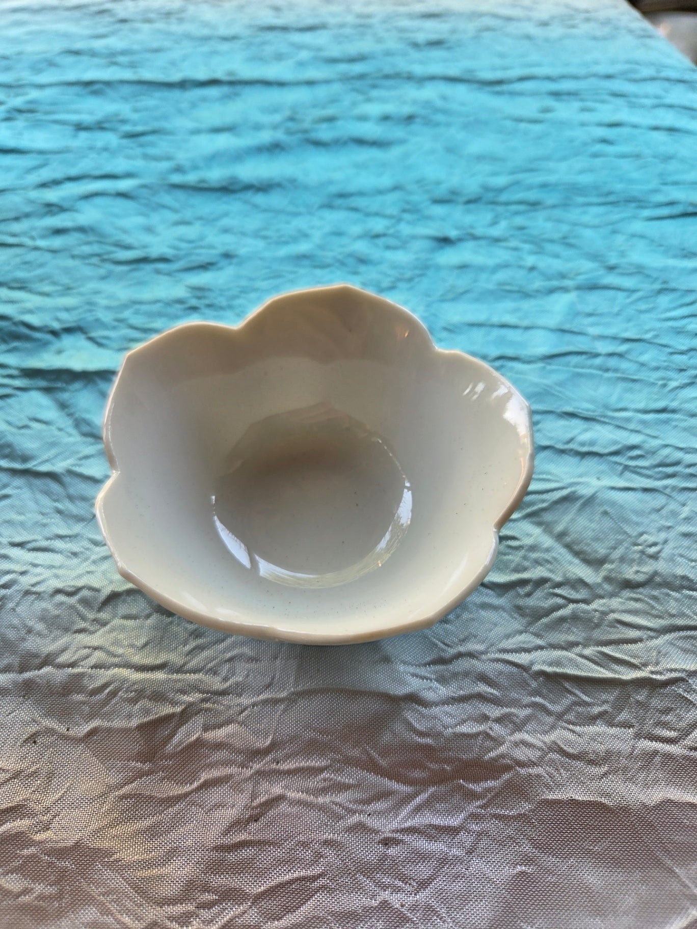 Small lotus bowl