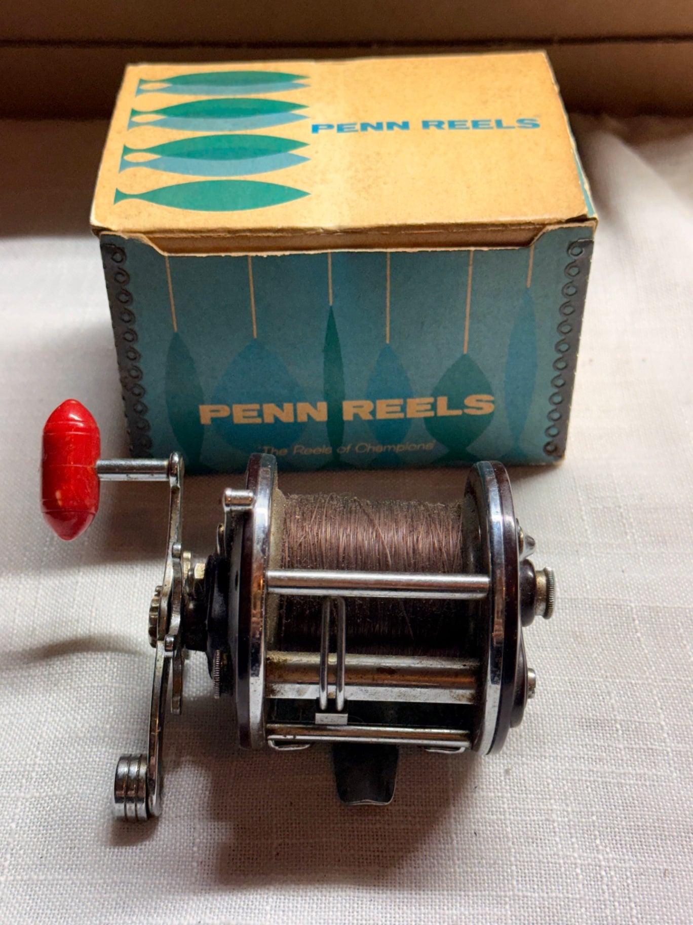 Vintage Penn Conventional Level Wind Fishing Reel with Original Box | Red Handle