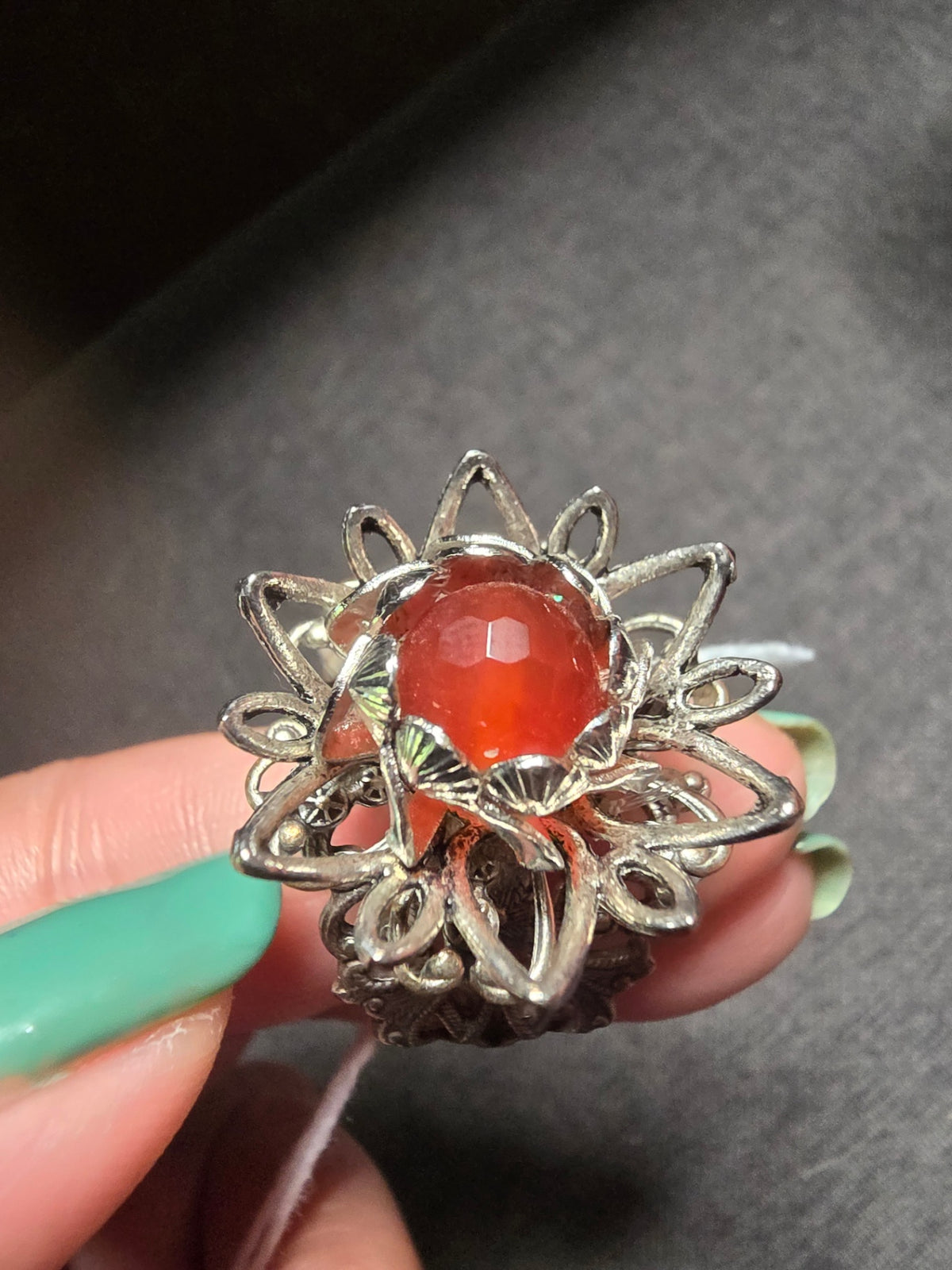 1R red carnelian stone w/floral filigree