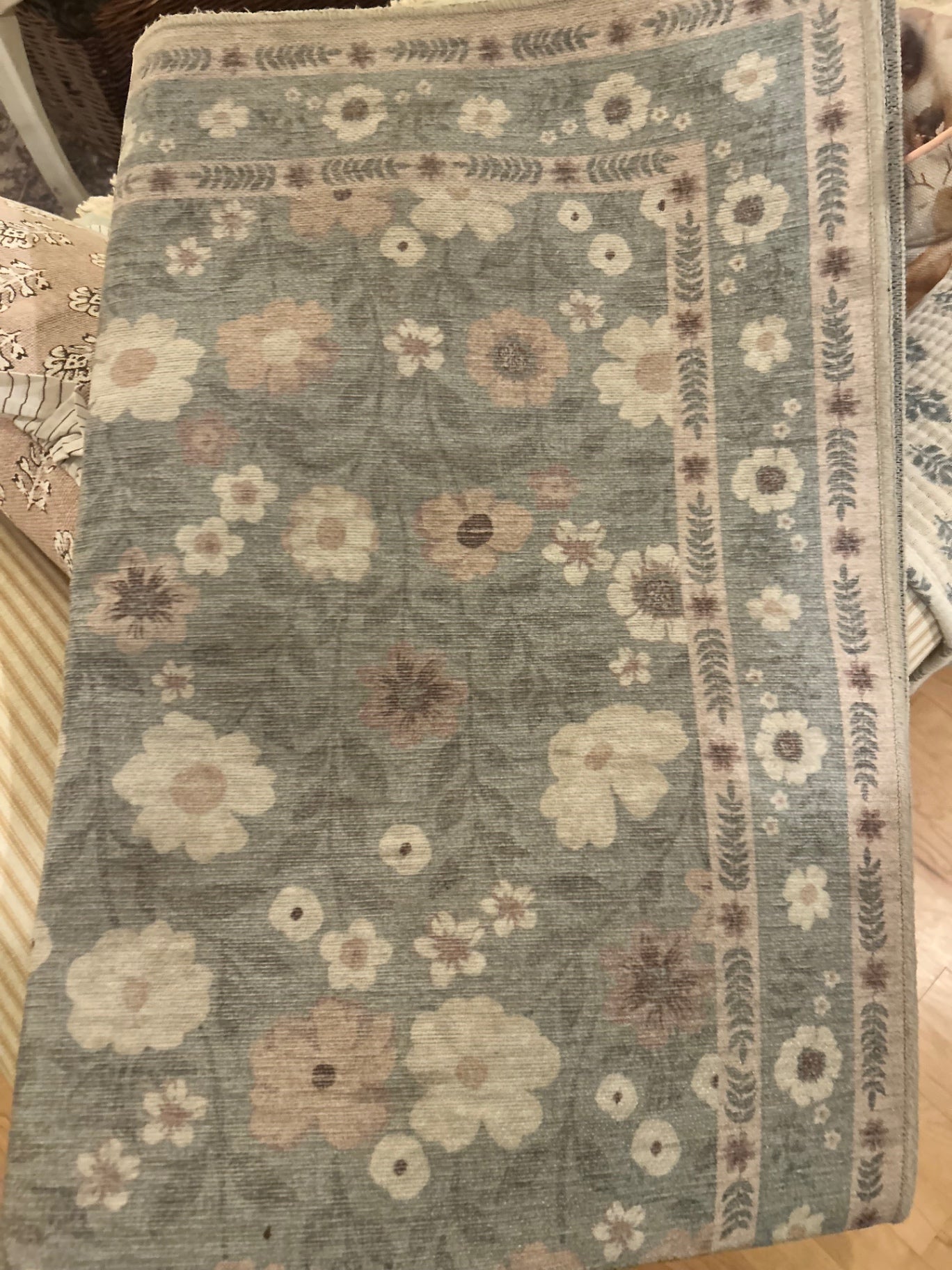 30”x45” throw rug
