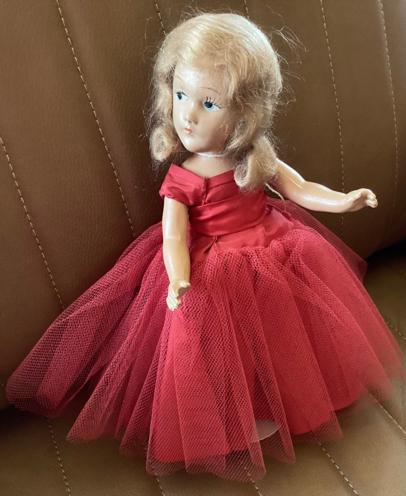 MADAME ALEXANDER 1939 TO 1940S 11 INCH COMPOSITION DOLL WITH ORIGINAL CLOTHES