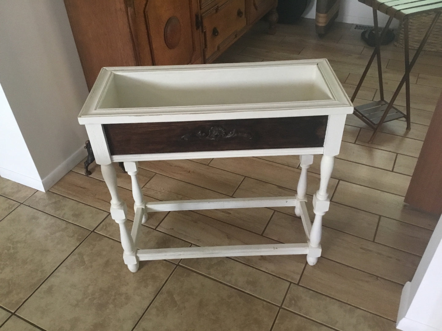 Shabby chic plant stand