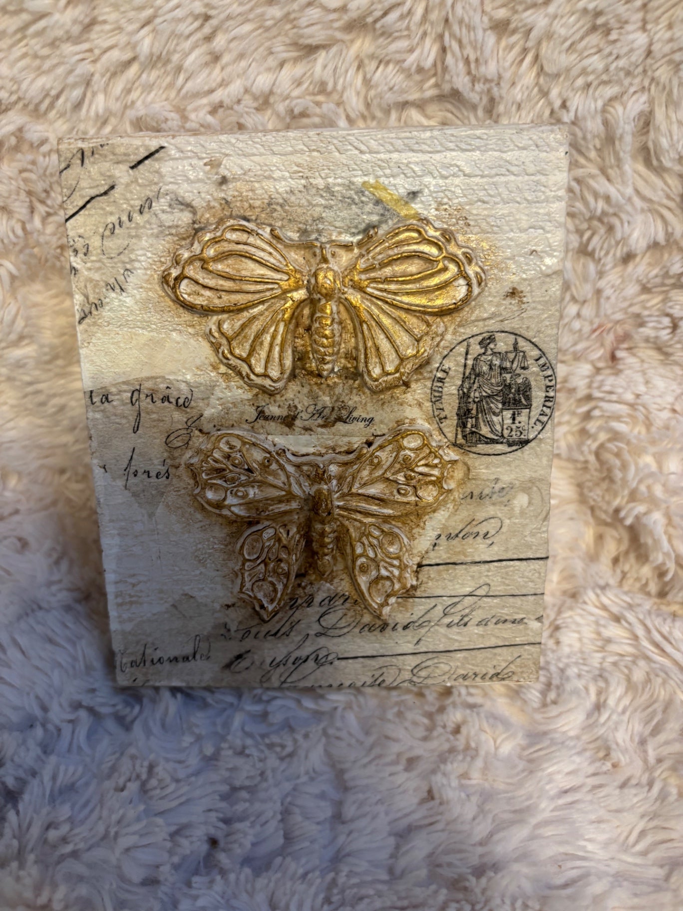 butterfly shelf sitter