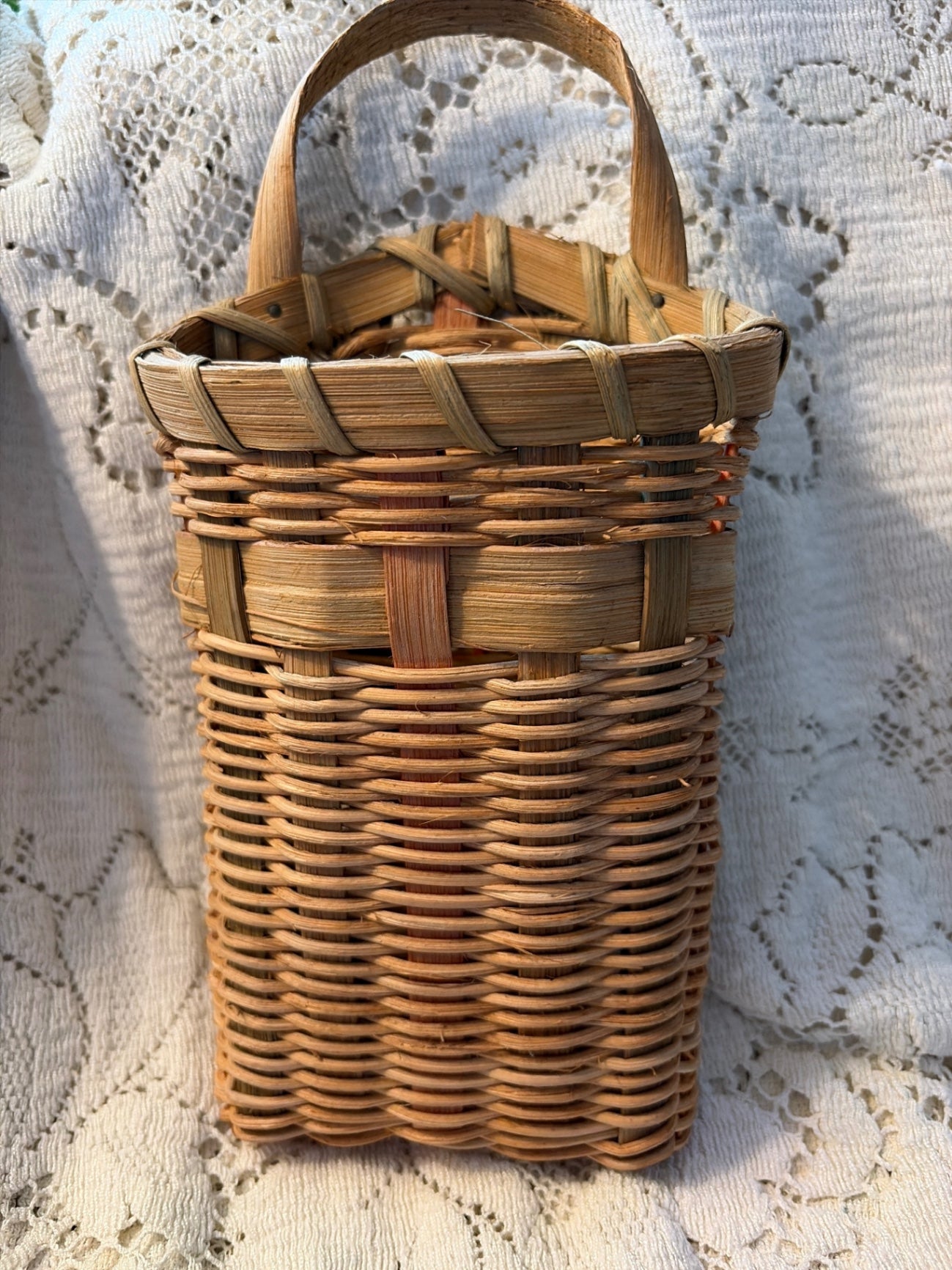 9” wall hanging basket