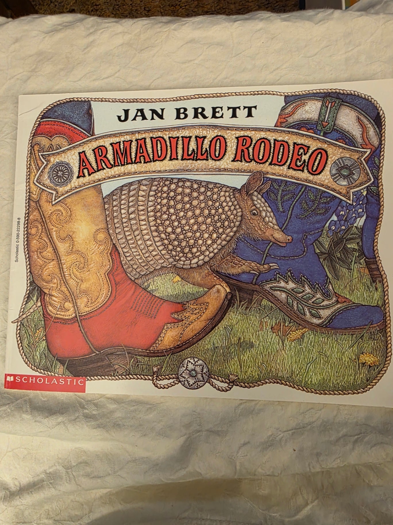 ARMADILLO, RODEO.