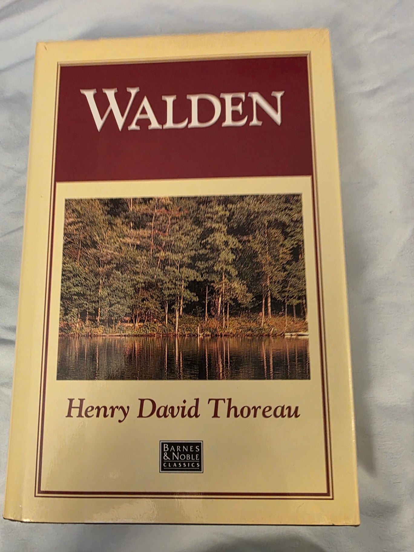 WALDEN, Henry David Thoreau.