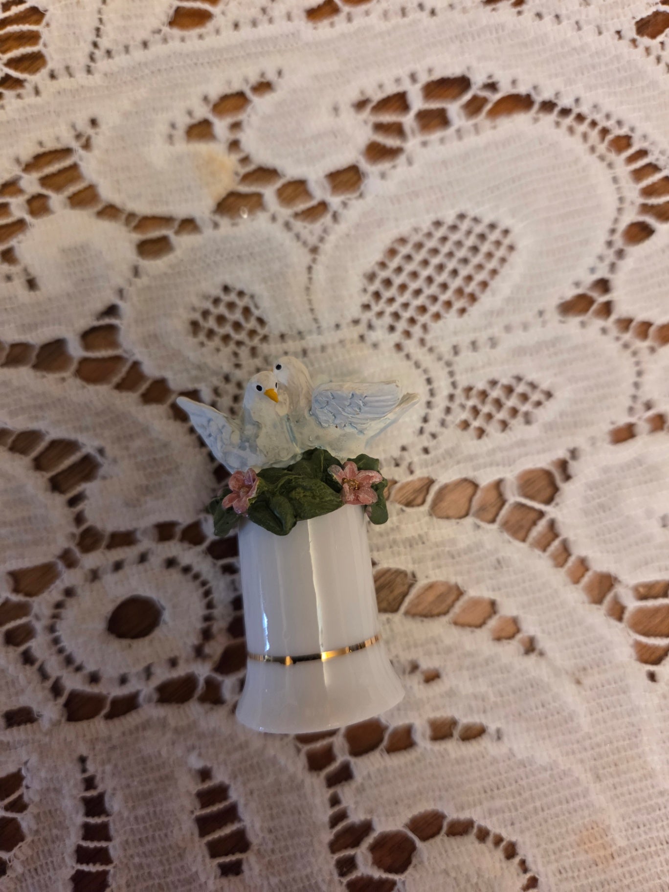 AVON LOVEBIRDS THIMBLE