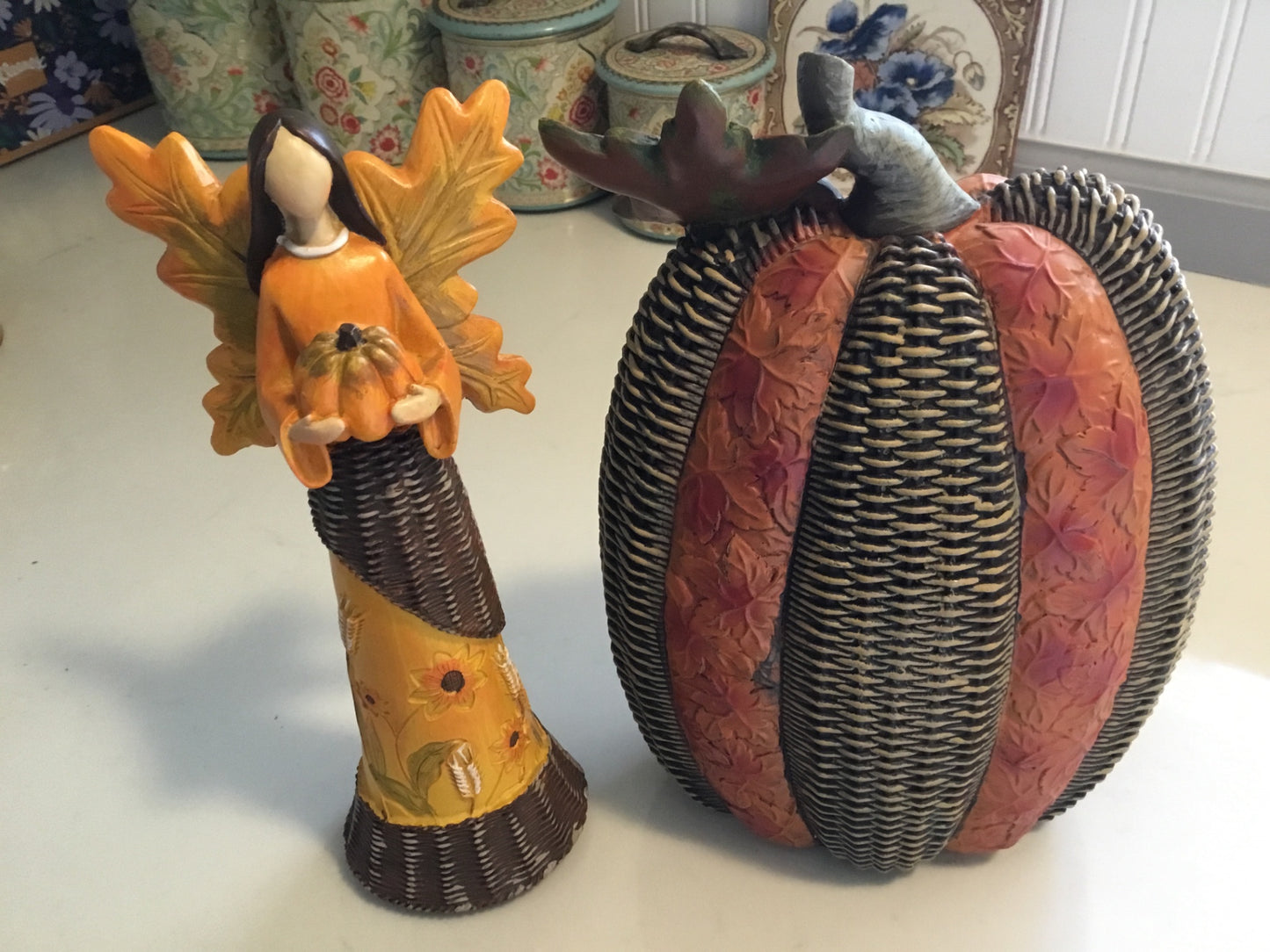Pr) Autumn decor harvest angel and pumpkin