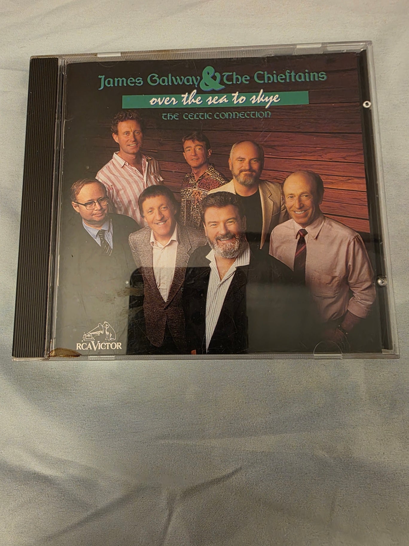 THE CHIEFTAINS, OVER THE SEA TO SKY.