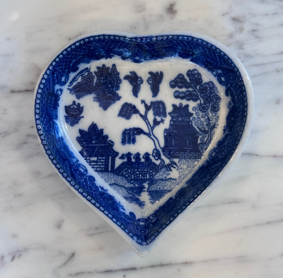 Blue Willow heart-shaped trinket dish