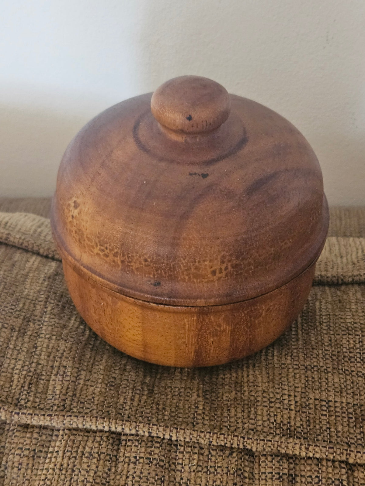 Vint wood bowl/lid Hawaiian koa 5x5 in approx
