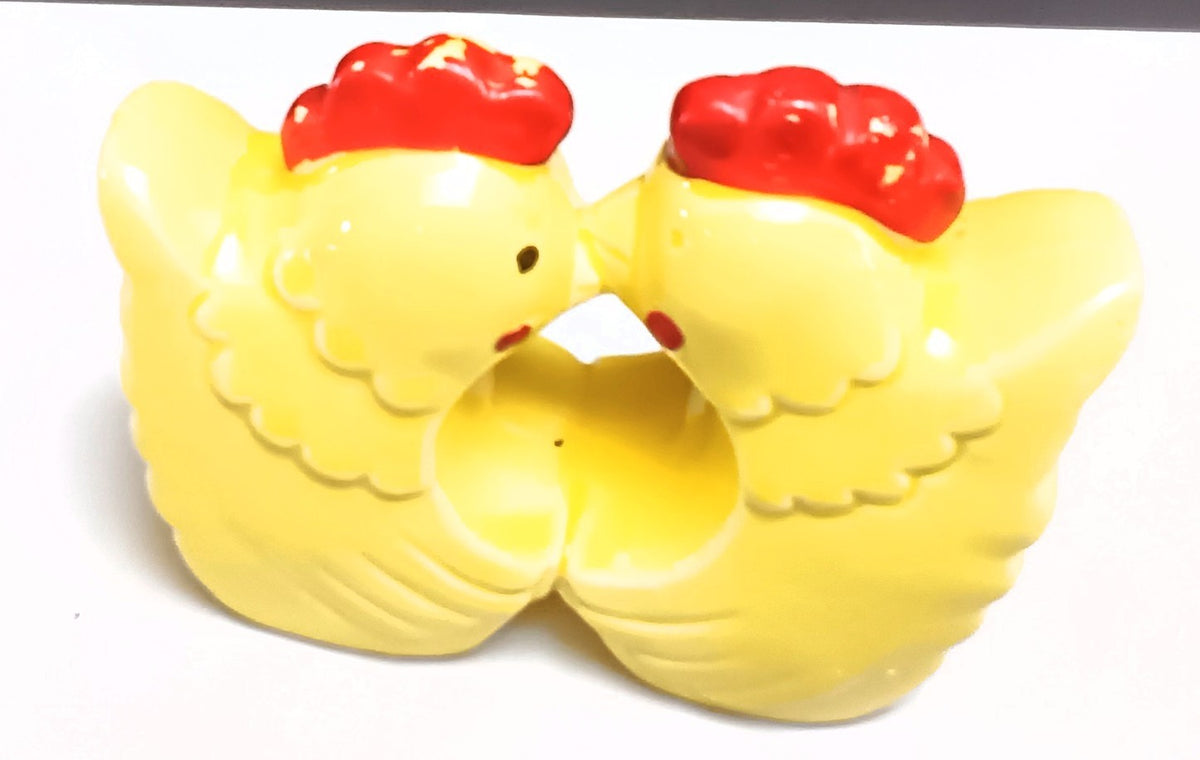 Vtg Salt & Pepper Chicken Set