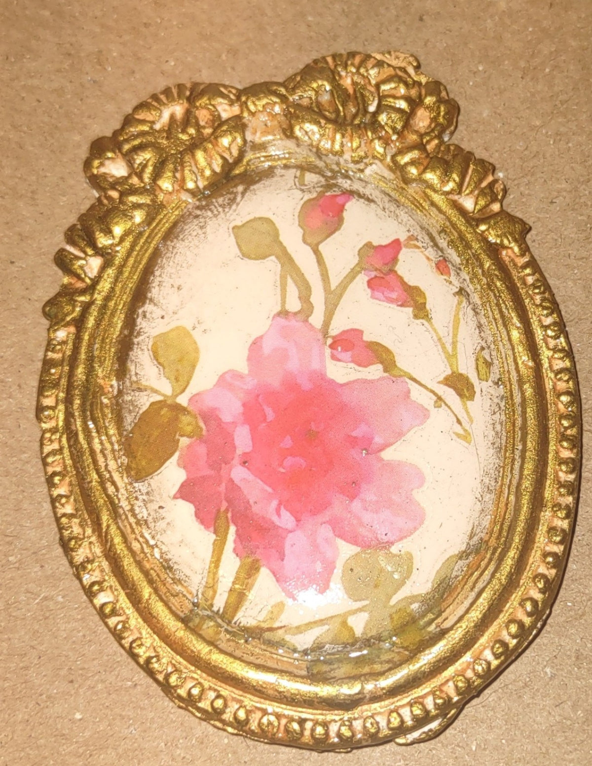 Vintage oval frame floral magnet