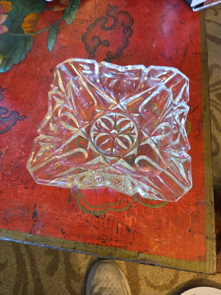 Italy. Cut glass or crystal ashtray